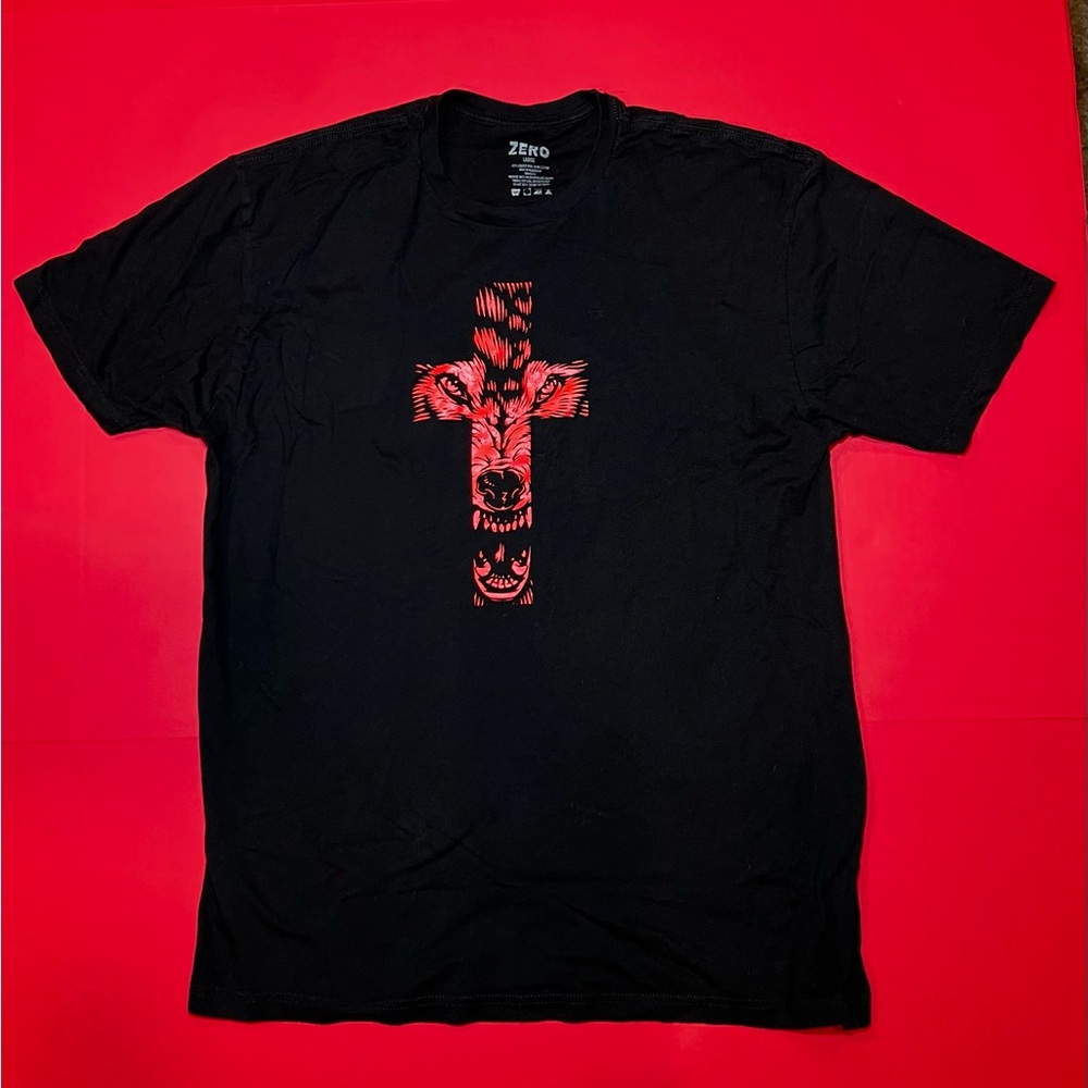 Size Large Zero skateboards shirt